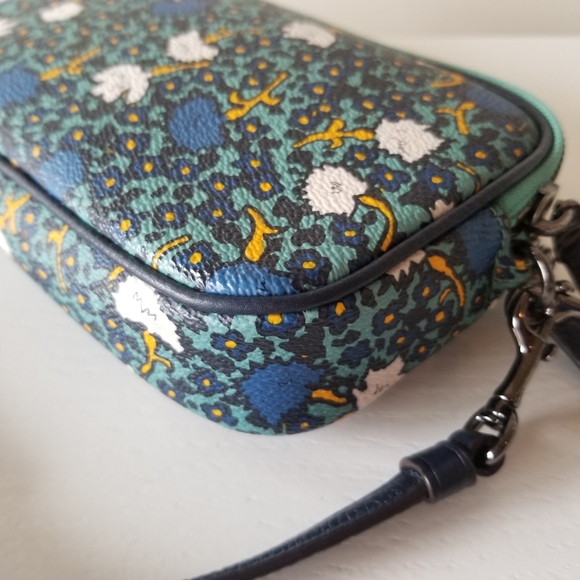 Coach Yankee Floral Crossbody Bag - Picture 7 of 11